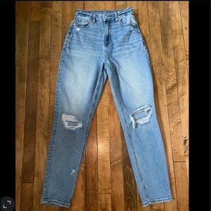 American Eagle Curvy Mom Jeans